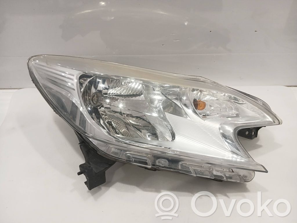 Nissan Note (E12) Headlight/headlamp 