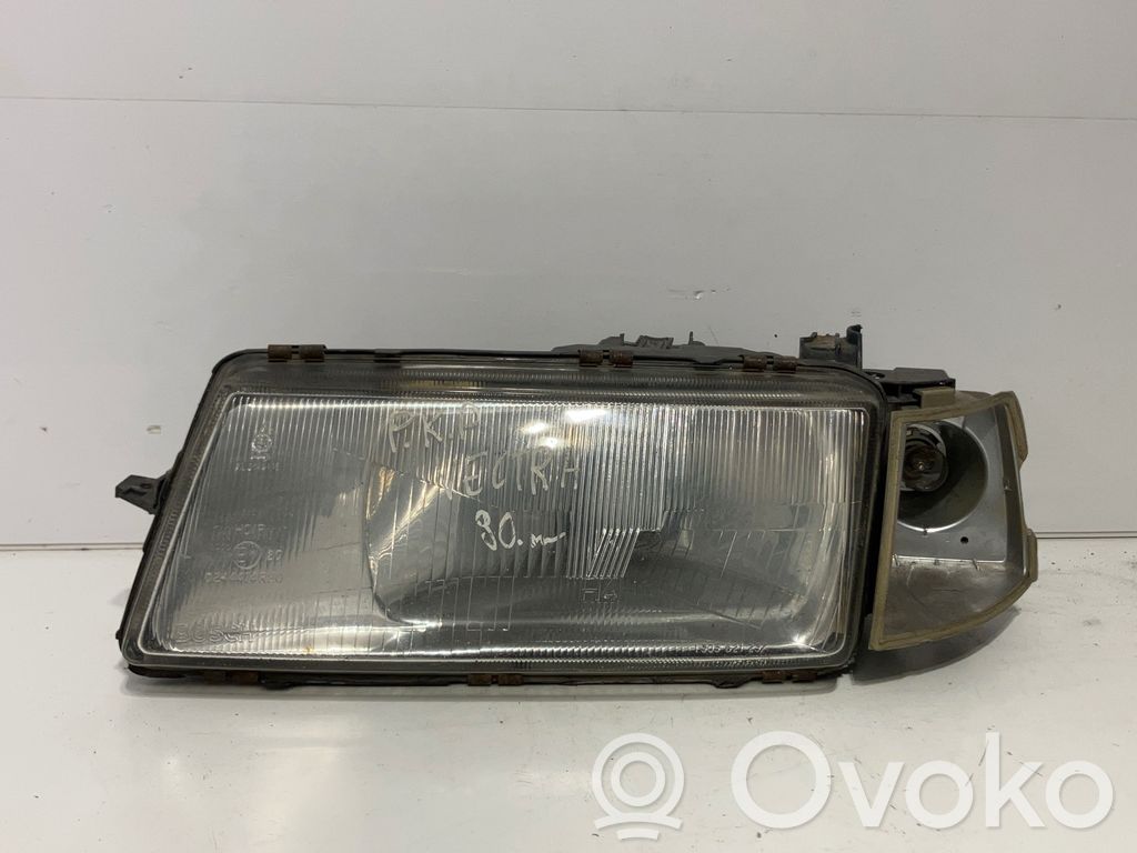 Opel Vectra A Lampa przednia 