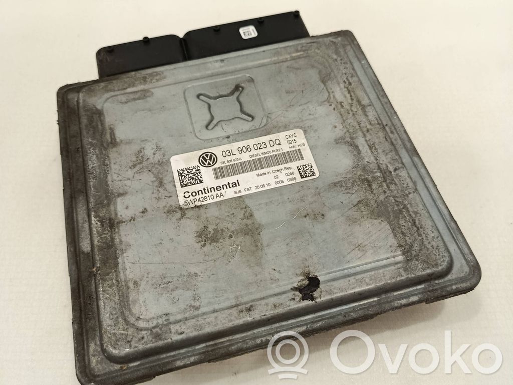 Volkswagen Golf VI Engine control unit/module 