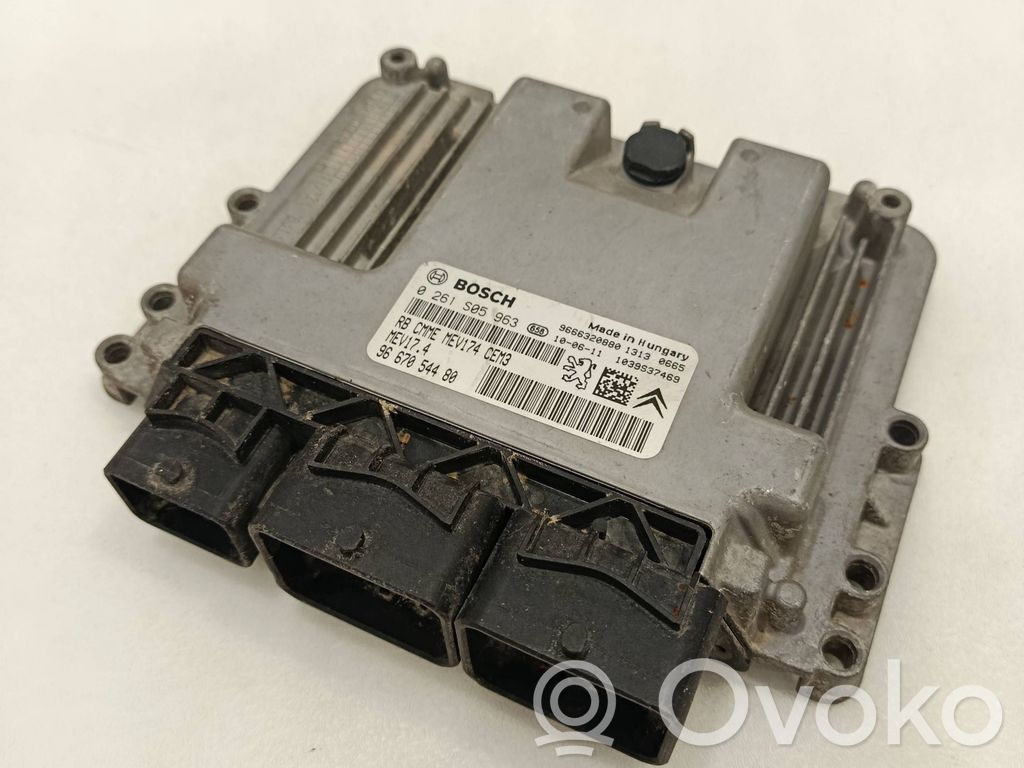 Citroen DS3 Engine control unit/module 