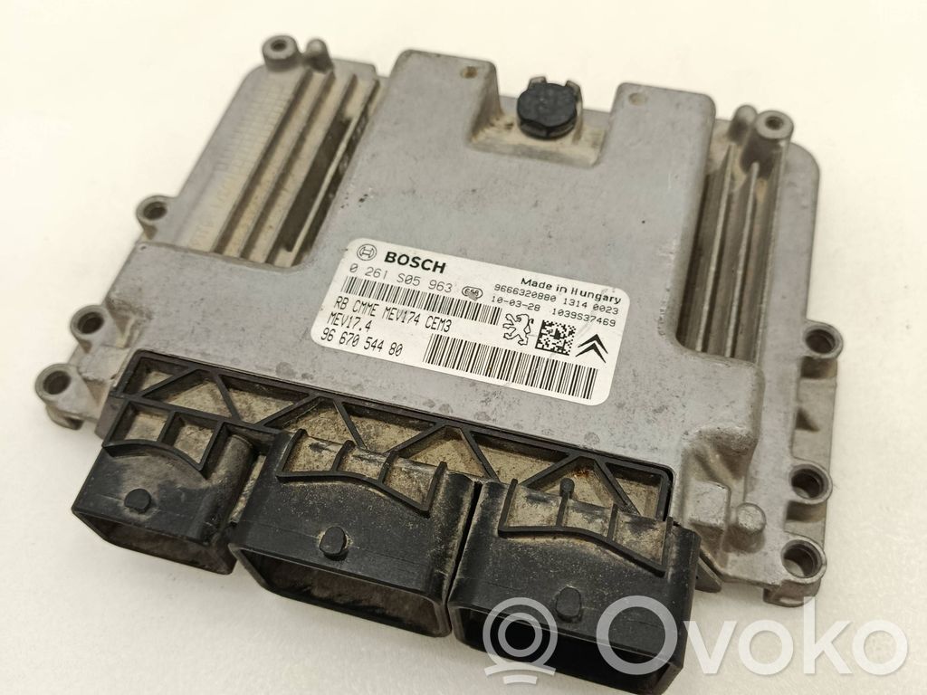 Peugeot 207 CC Engine control unit/module 