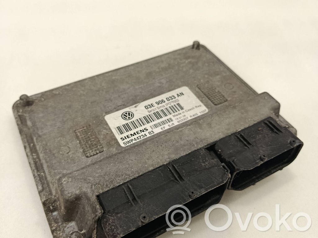 Skoda Fabia Mk2 (5J) Engine control unit/module 