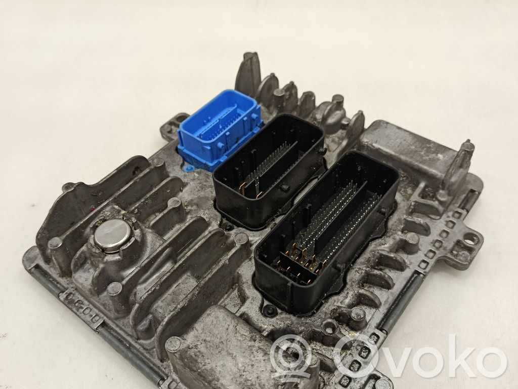 Opel Insignia A Engine control unit/module 
