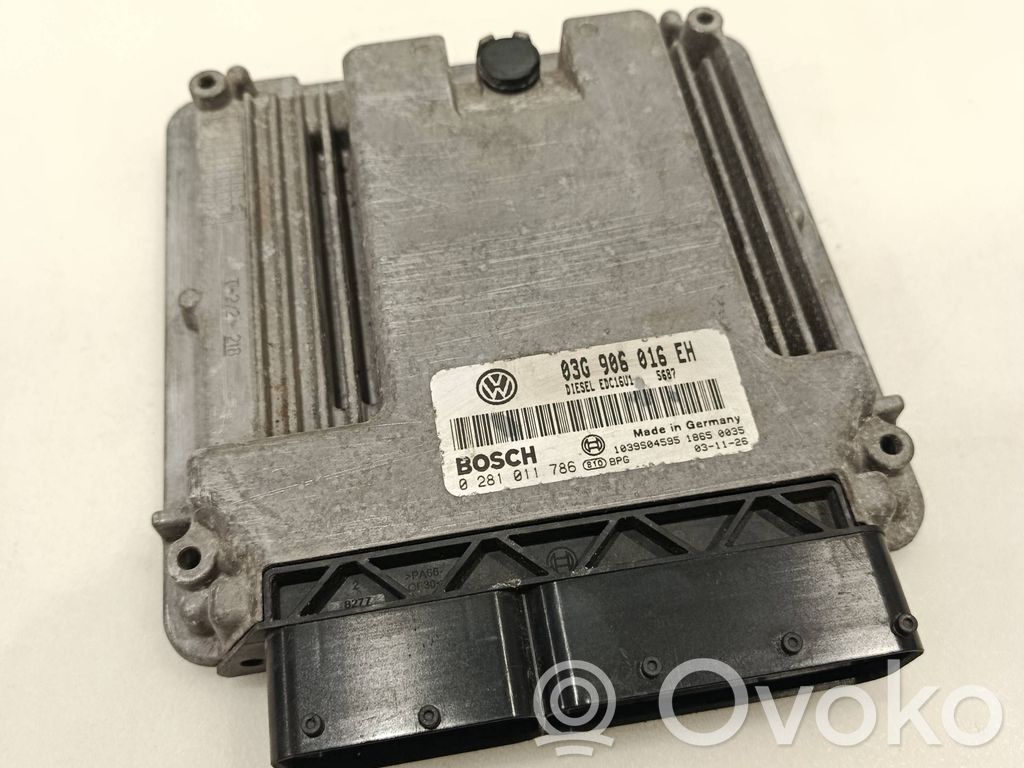 Volkswagen Touran I Engine control unit/module 