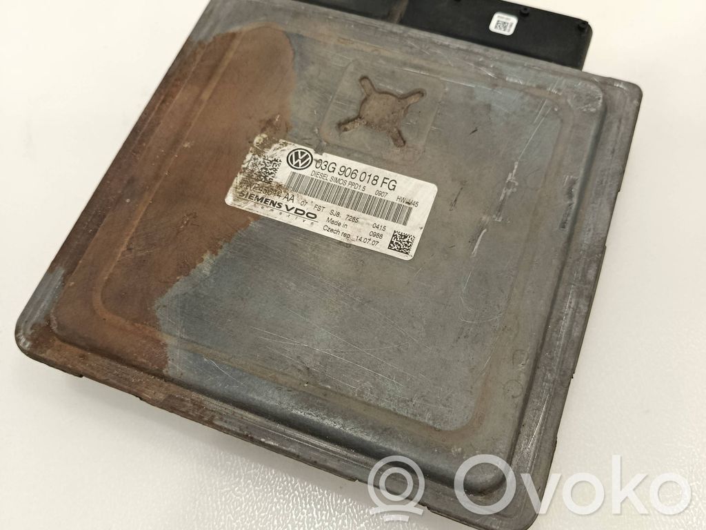 Volkswagen PASSAT B6 Engine control unit/module 