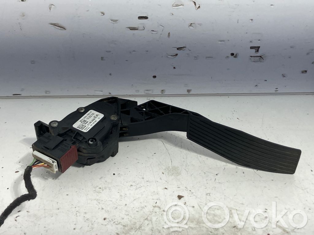 Opel Astra J Pedale dell’acceleratore 