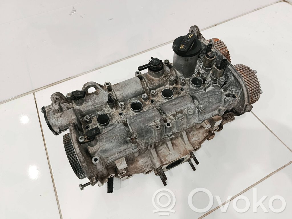 Volkswagen PASSAT B8 Głowica silnika 