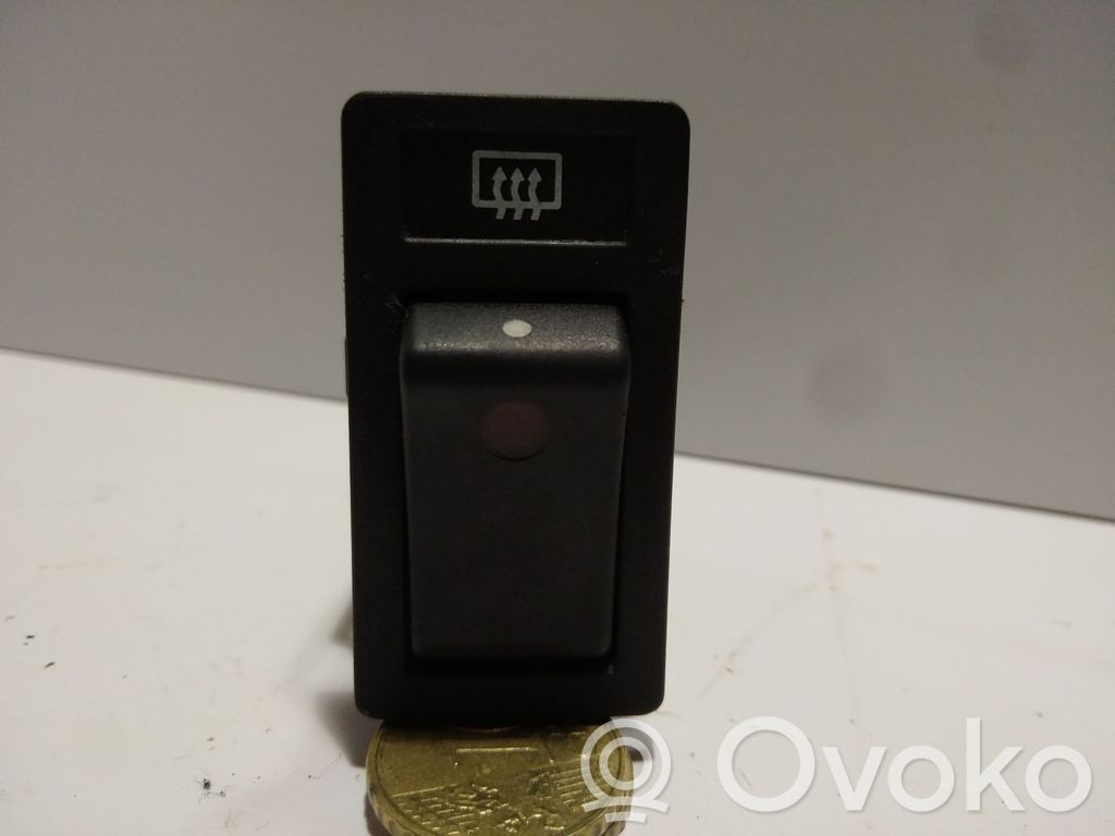 Windscreen/window heater switch   1362341