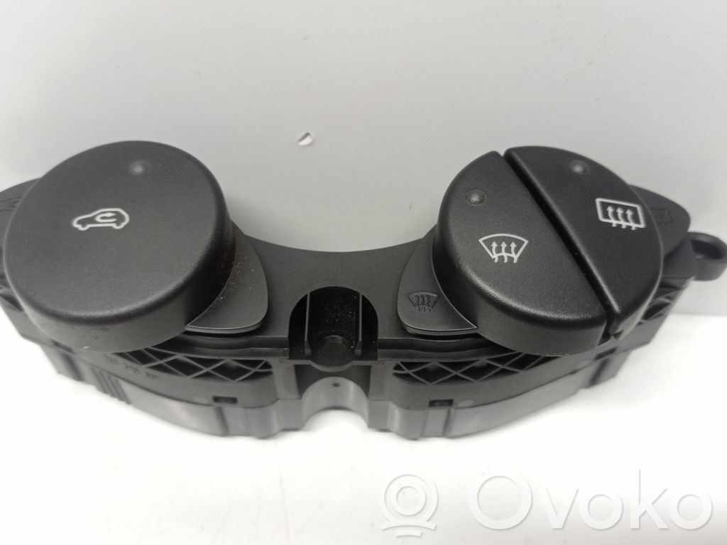Ford Transit -  Tourneo Connect Windscreen/window heater switch 