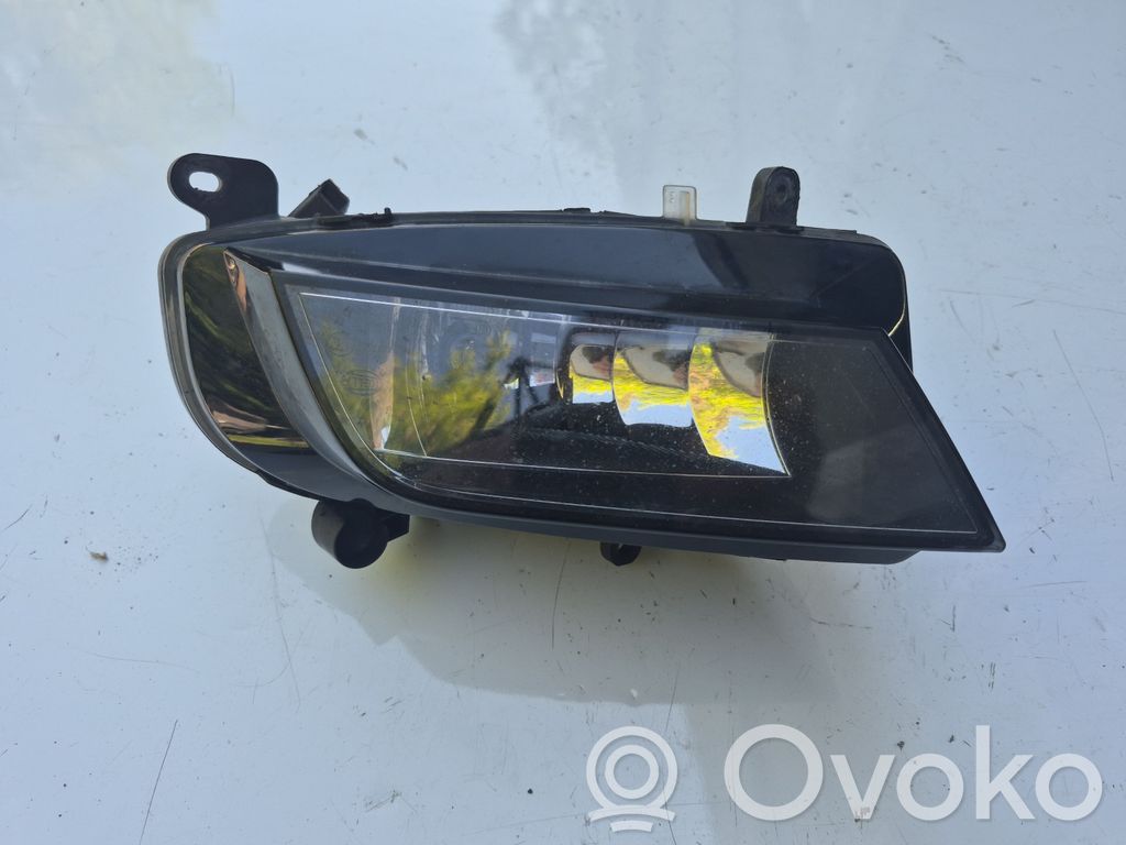 Audi A4 S4 B8 8K Światło przeciwmgłowe przednie 