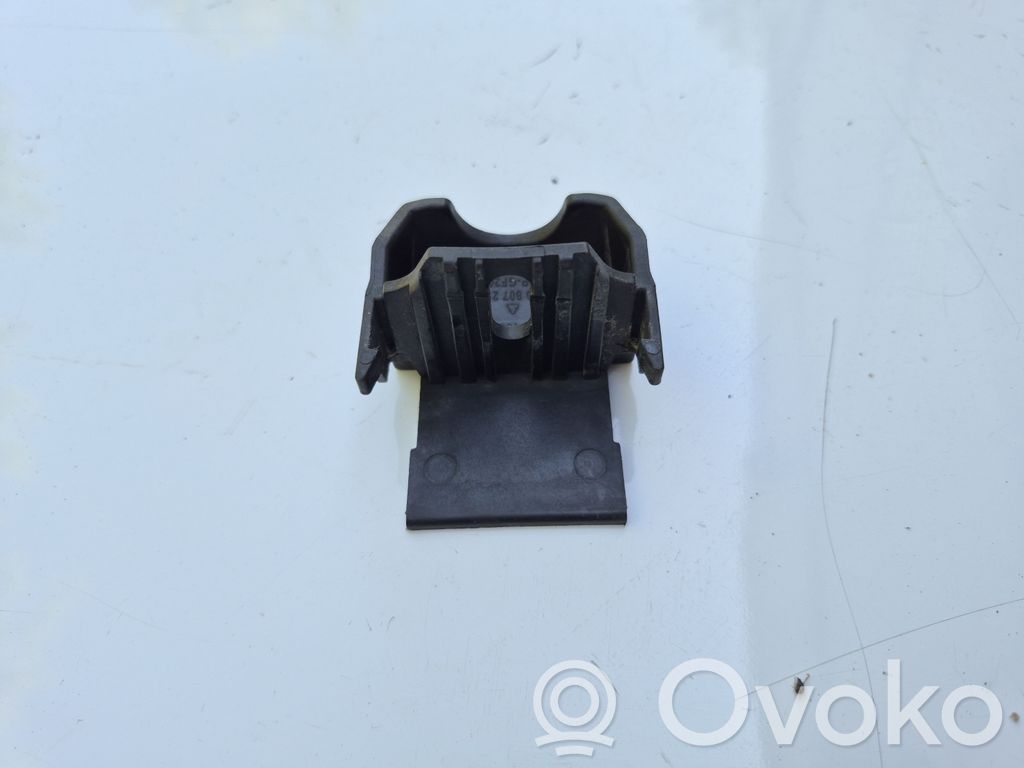 Audi A6 S6 C6 4F Front bumper mounting bracket 