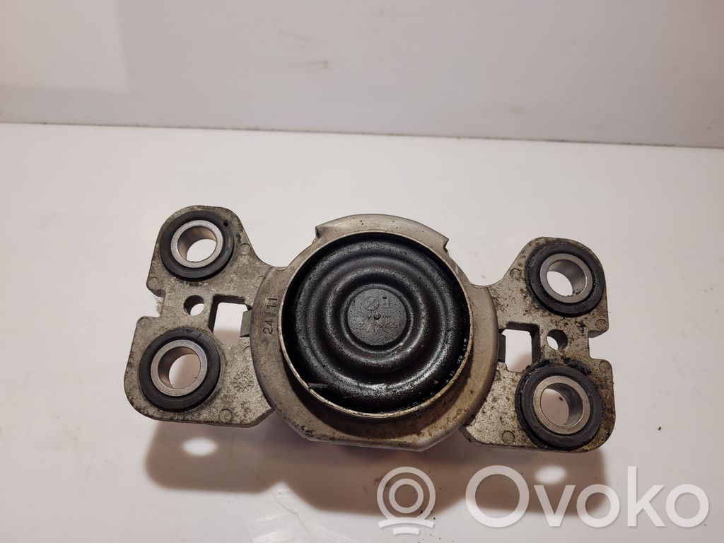 Volvo V60 Engine mount bracket 