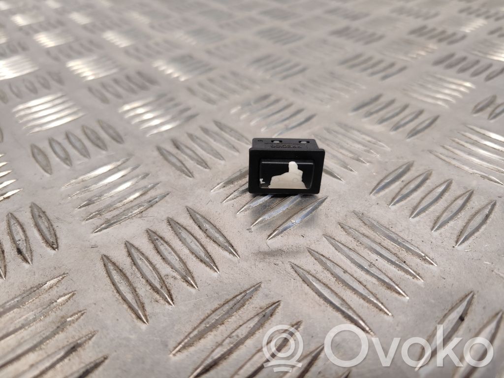 BMW 7 F01 F02 F03 F04 Tailgate opening switch 