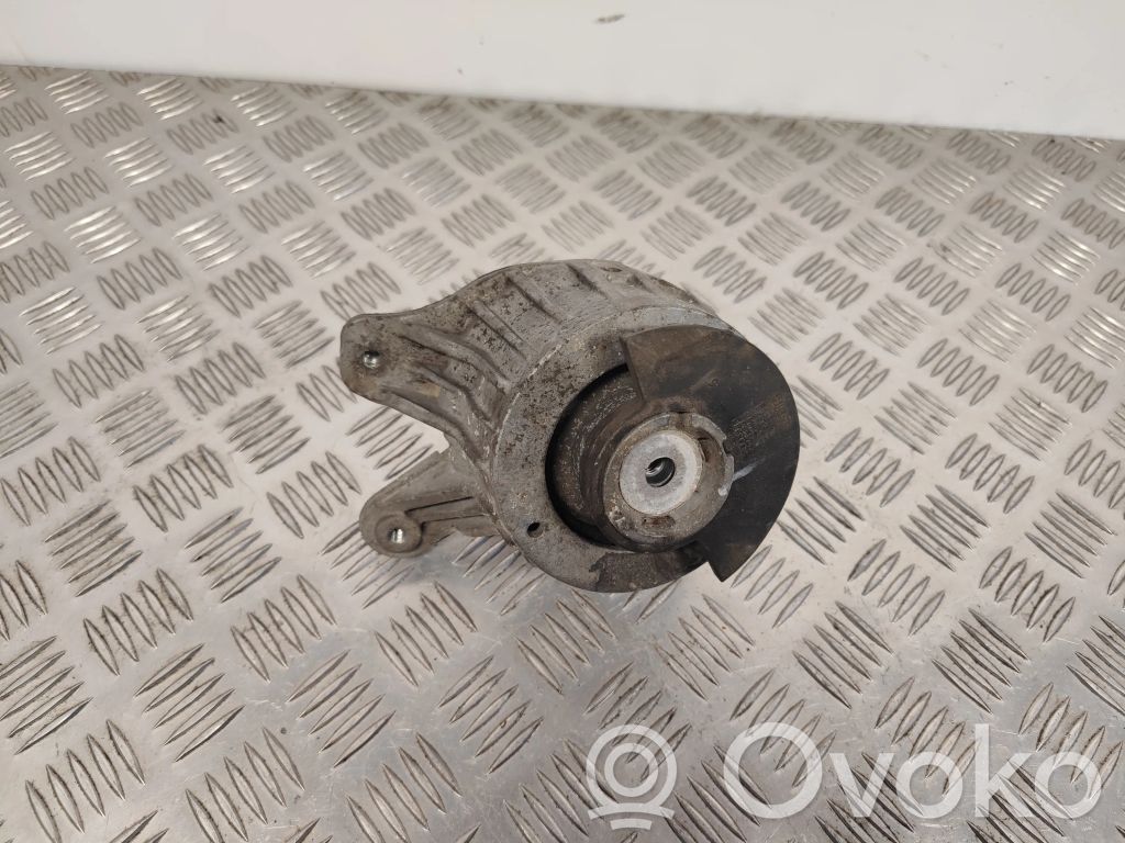 Mercedes-Benz E W213 Engine mount bracket 