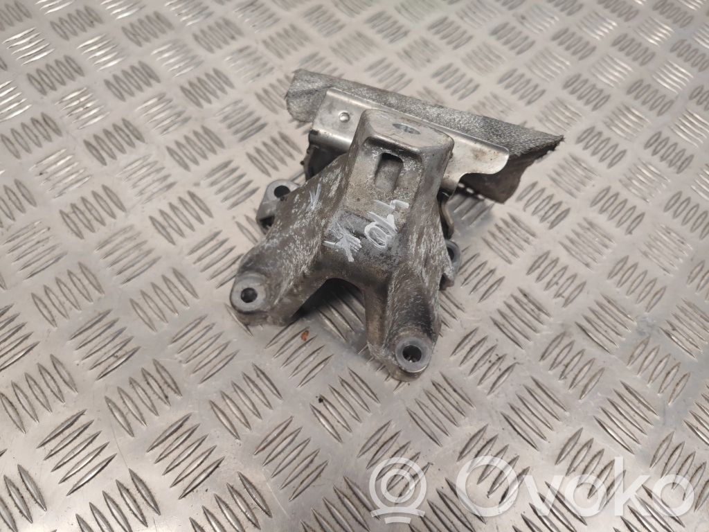 Audi A4 Allroad Engine mounting bracket 