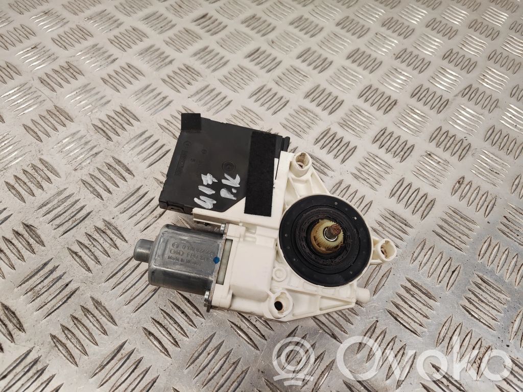 Volkswagen Jetta V Silnik regulatora szyby drzwi przednich 
