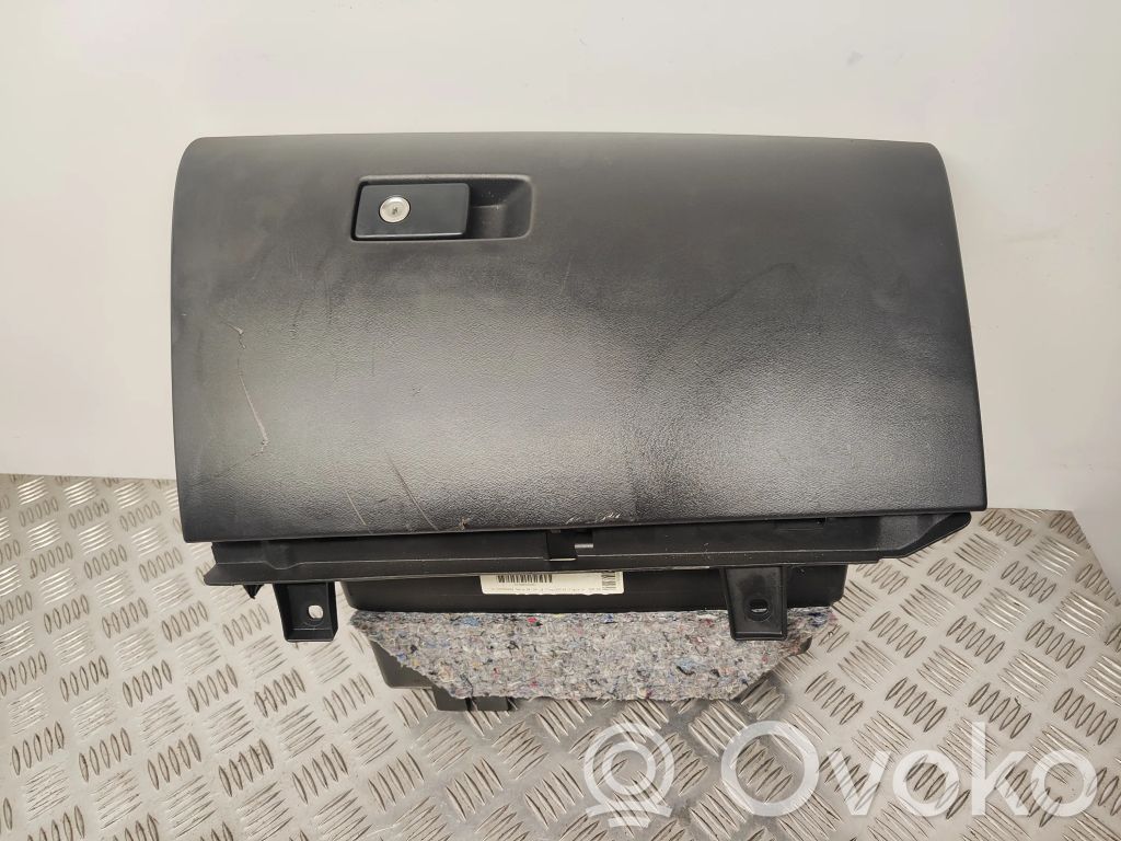 Volvo V60 Daiktadėžės (bordačioko) komplektas 