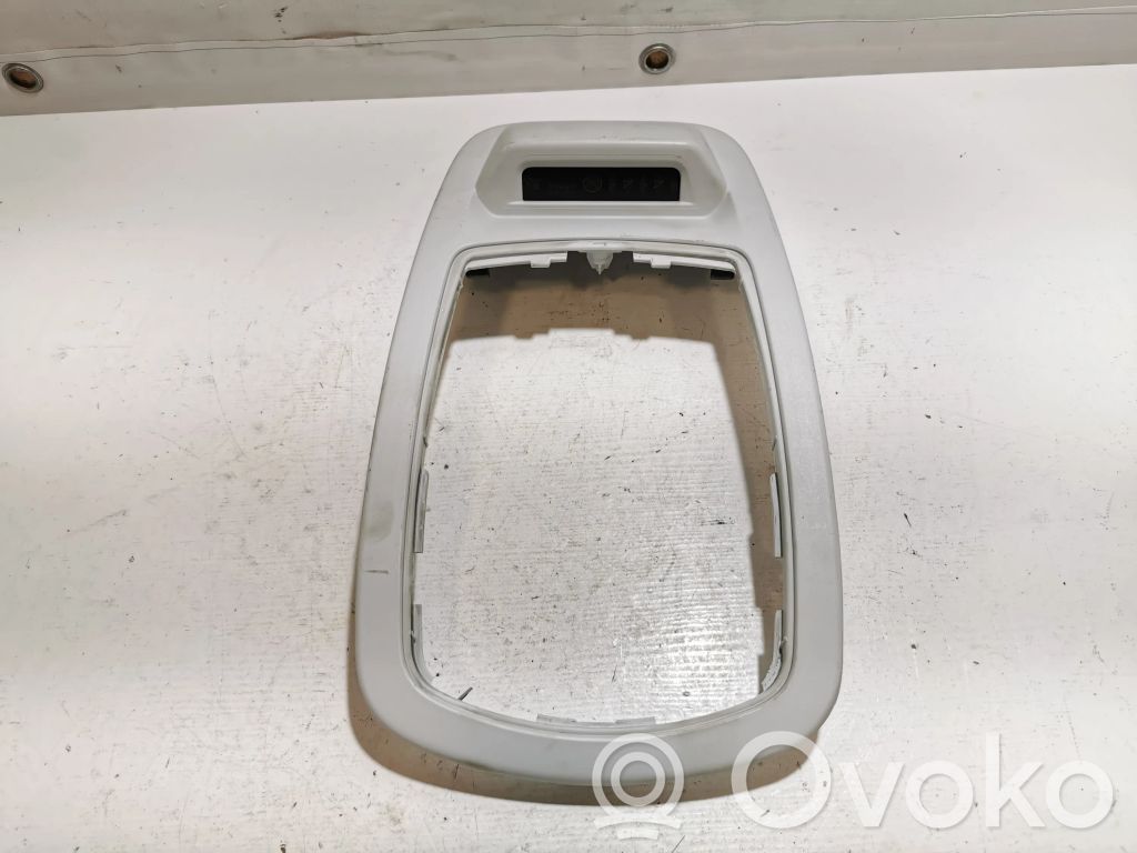 Peugeot 508 RXH Front seat light 