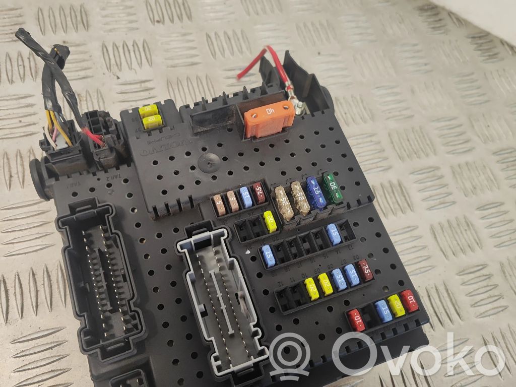 Volvo XC70 Fuse module 
