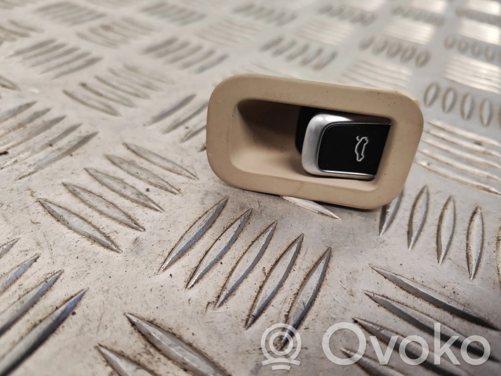 Audi A8 S8 D4 4H Tailgate opening switch 
