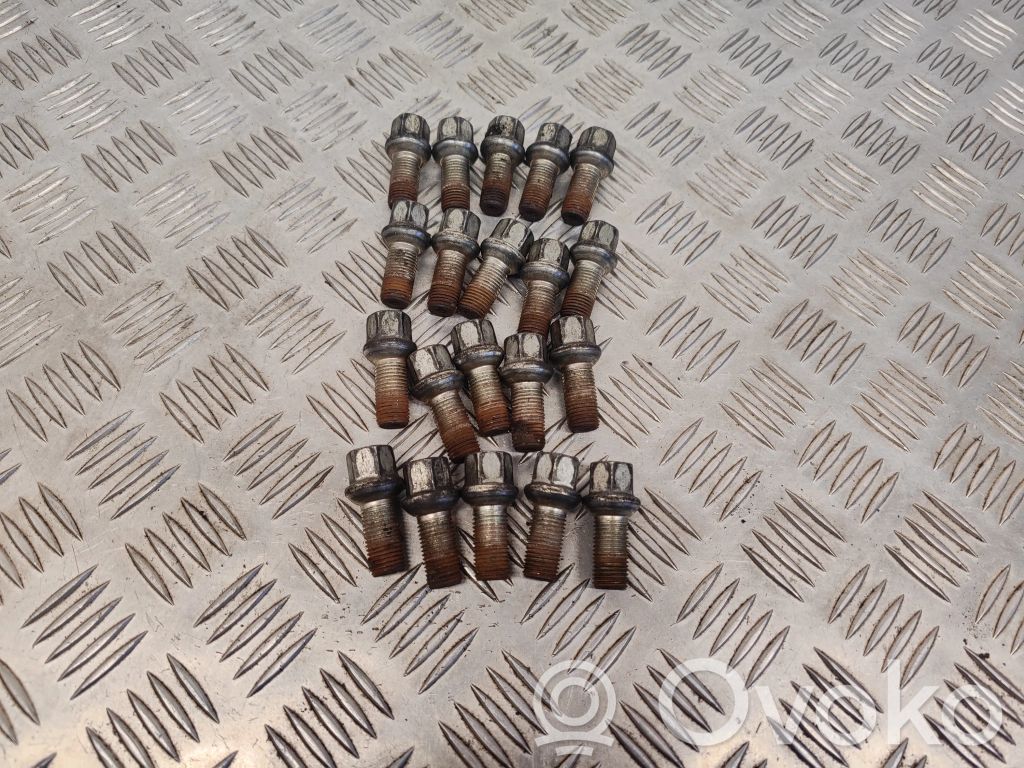 Tuercas/tornillos