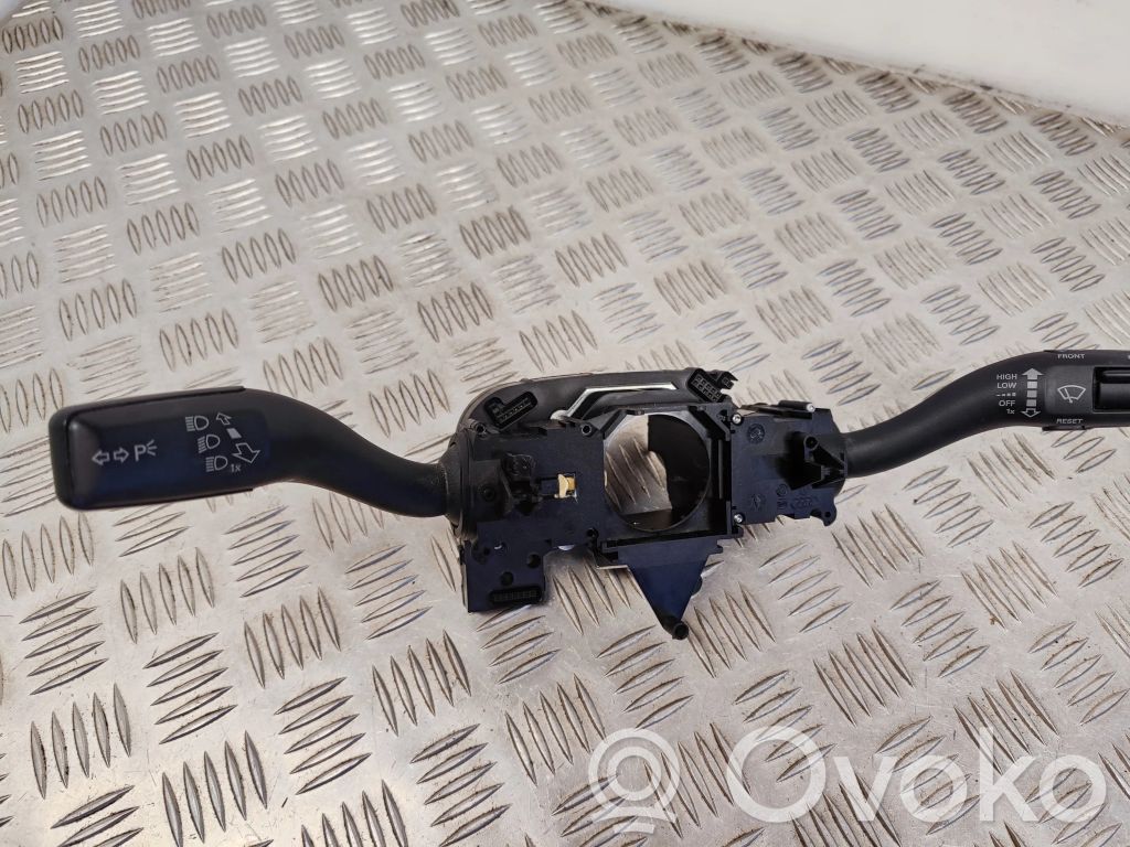 Audi Q7 4L Wiper turn signal indicator stalk/switch 