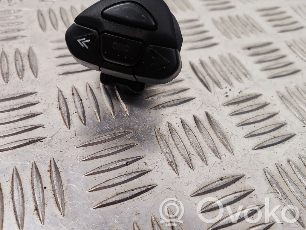 Nissan X-Trail T30 Multifunctional control switch/knob 
