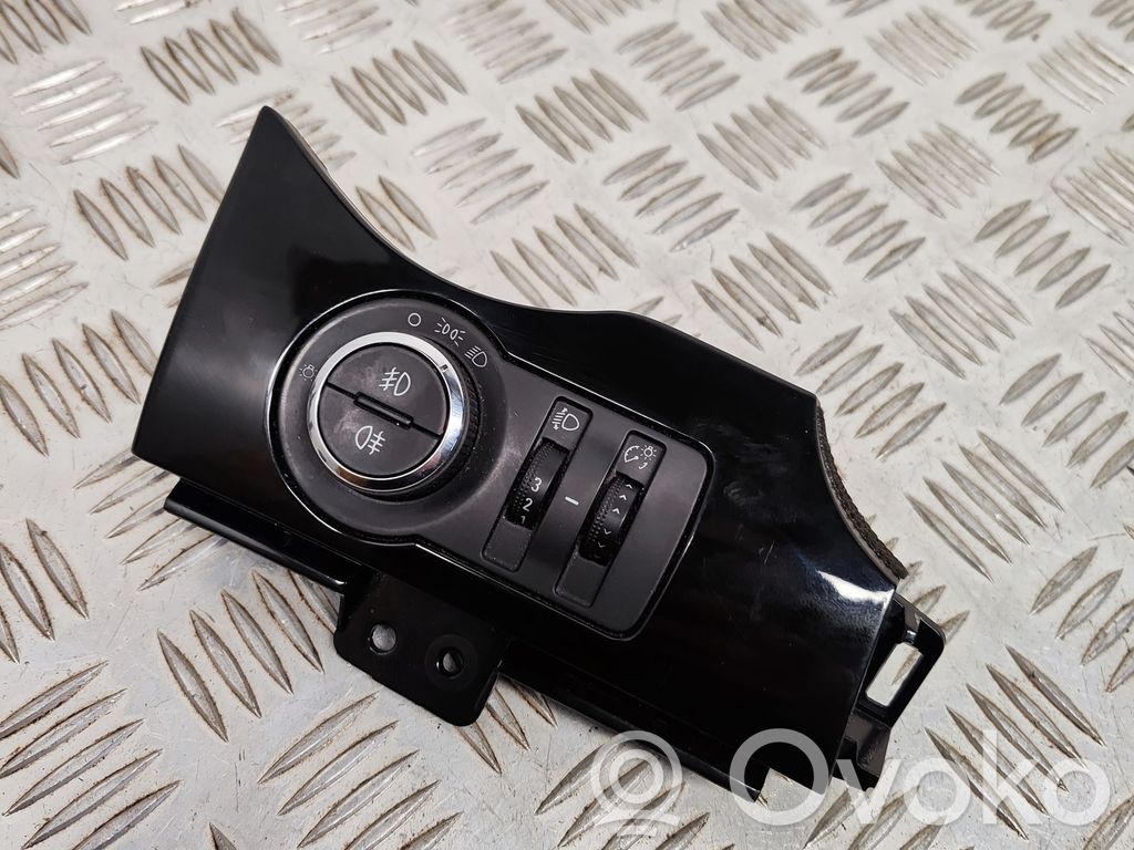 Chevrolet Orlando Light switch 