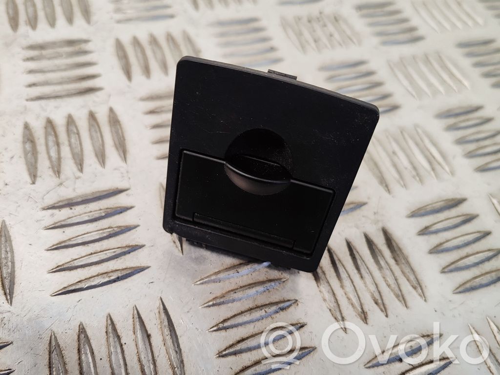 Hyundai i30 Enchufe conector USB 