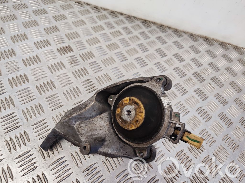 Audi Q7 4M Engine mount bracket 