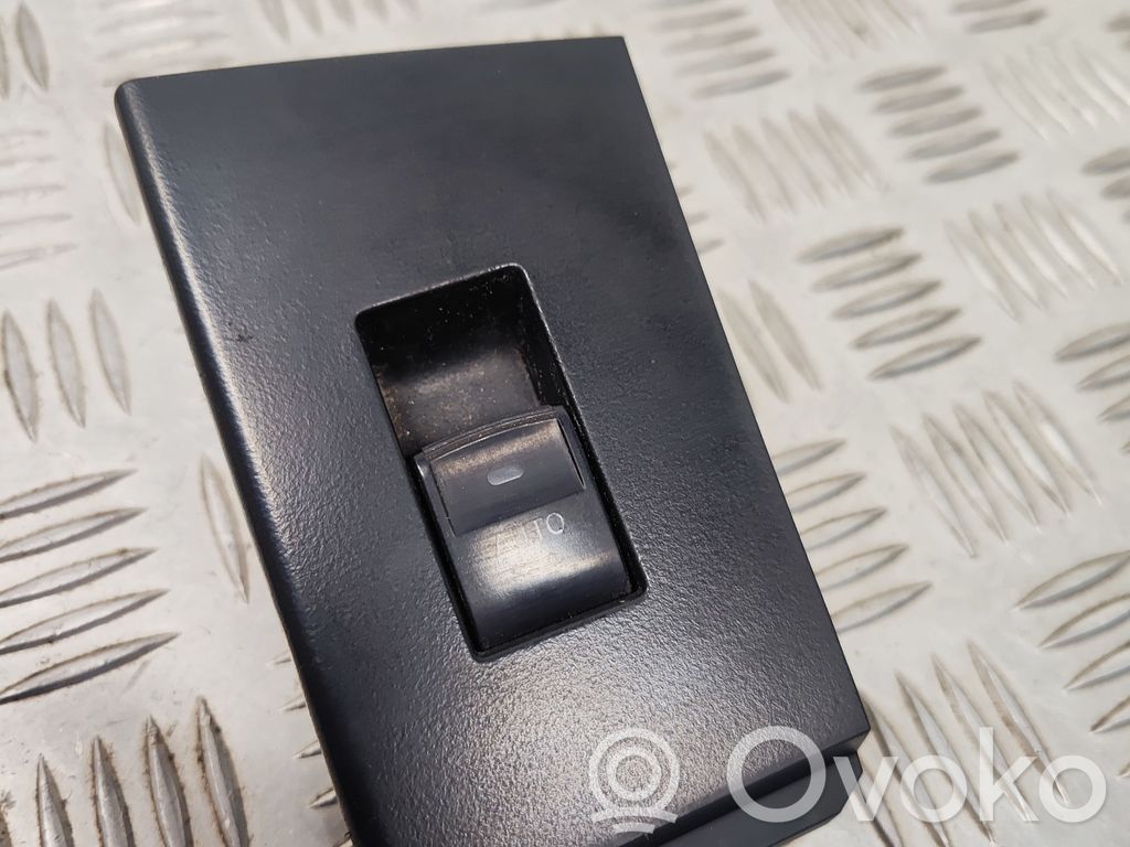 Toyota Auris E180 Electric window control switch 