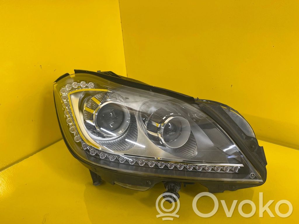 Mercedes-Benz CLS C218 AMG Lampa przednia 