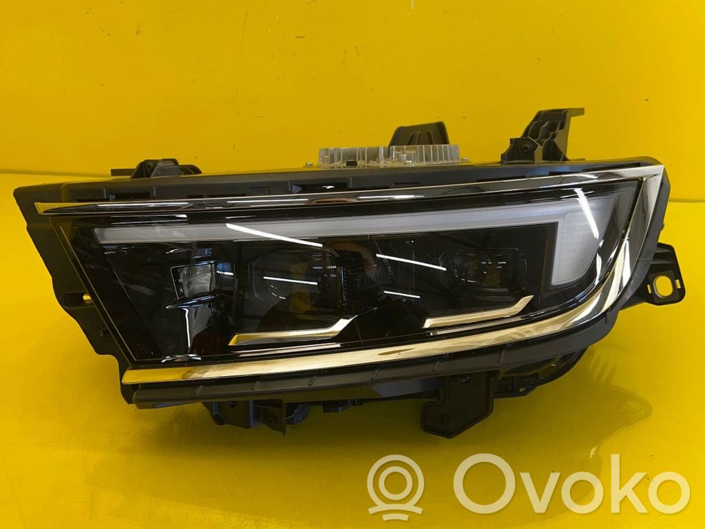Opel Astra L Lampa przednia 