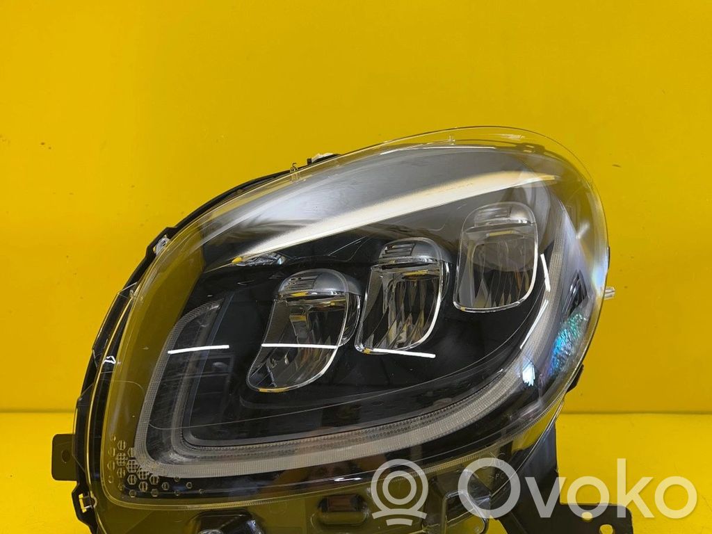 Smart ForFour II W453 Lampa przednia 