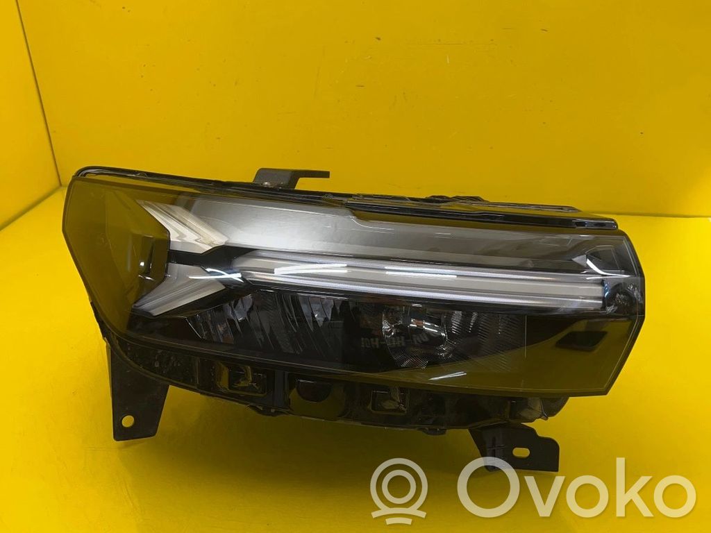 Dacia Duster III Lampa przednia 