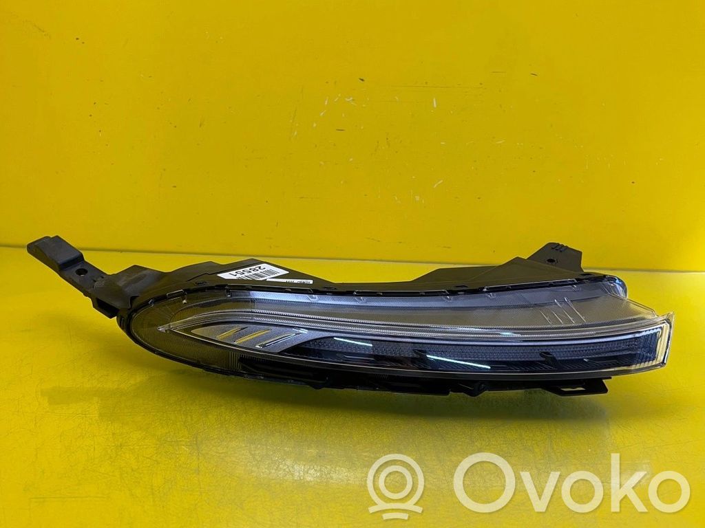 Hyundai Bayon Lampa przednia 
