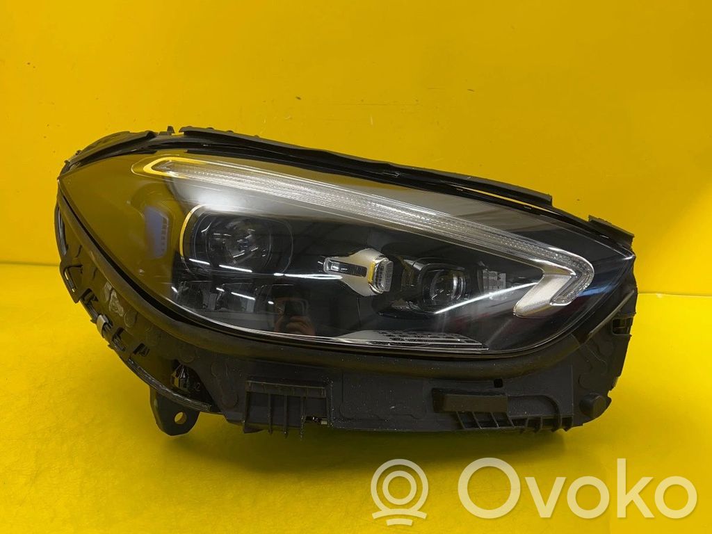 Mercedes-Benz C W206 Lampa przednia 