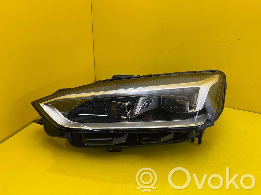 Audi A5 Headlight/headlamp 