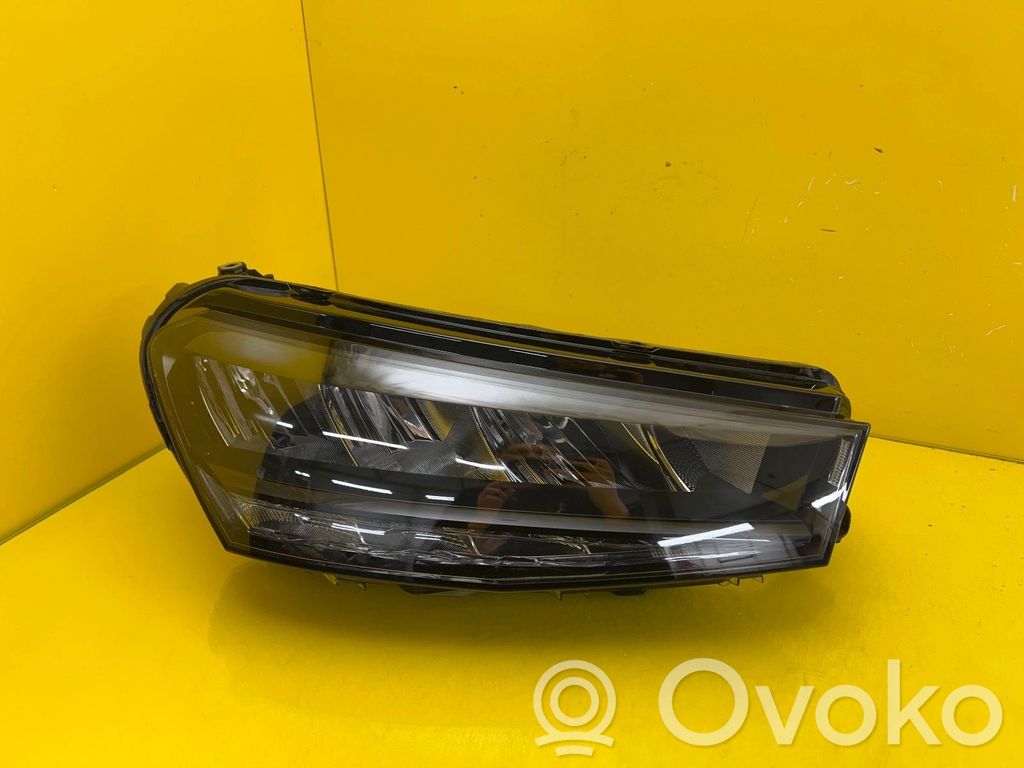 Skoda Fabia Mk4 (6VA) Priekinis žibintas 