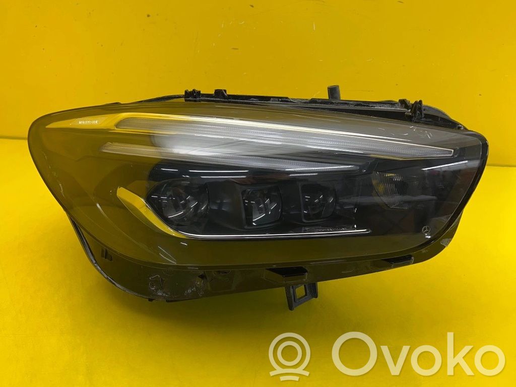 Mercedes-Benz B W247 Lampa przednia 