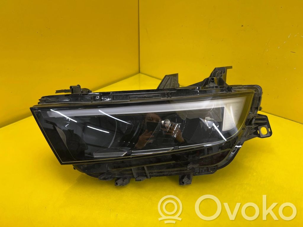 Opel Astra L Etu-/Ajovalo 