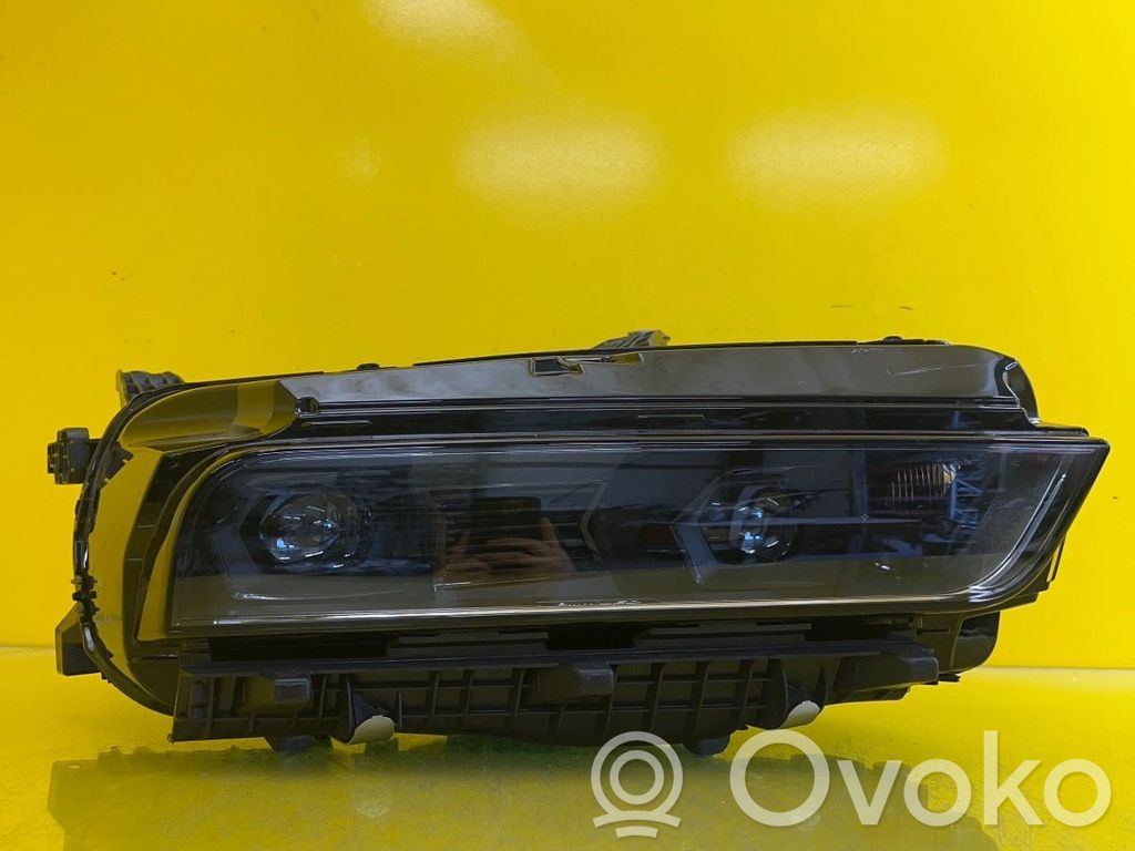 BMW 7 G70 Priekšējais lukturis 