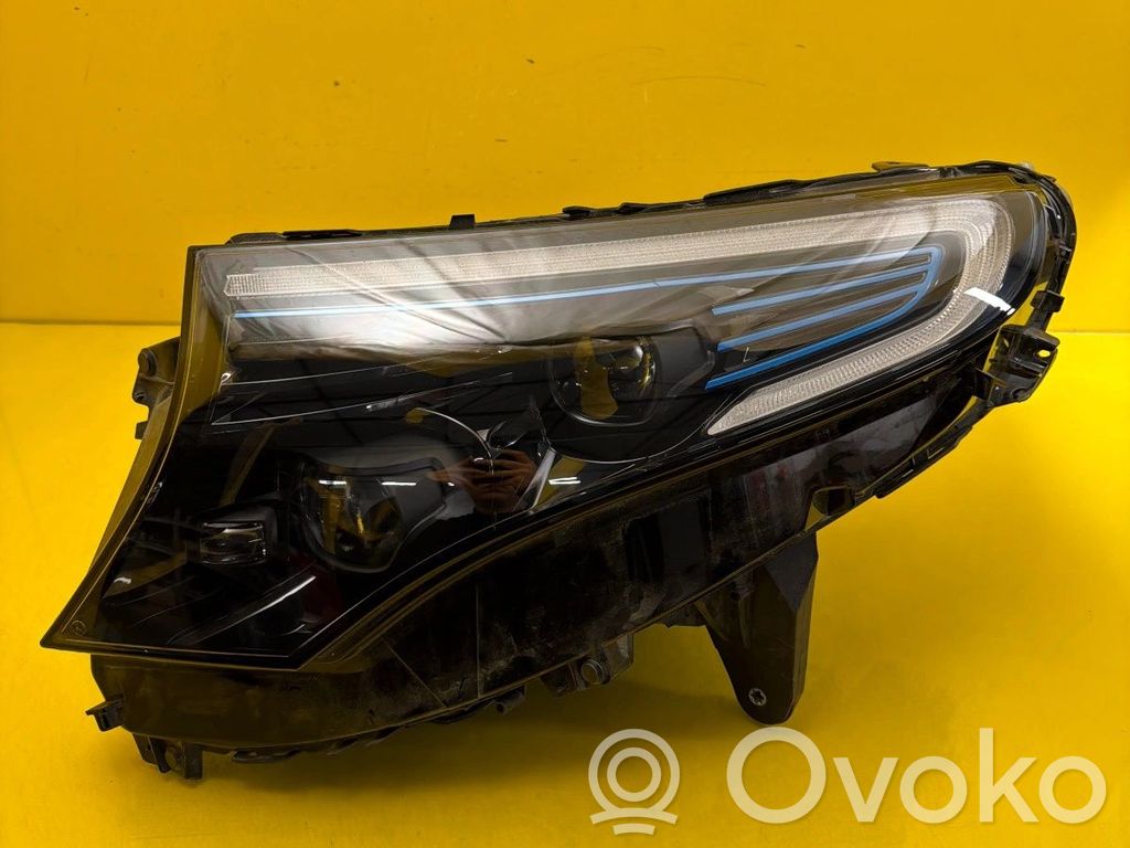 Mercedes-Benz EQC Lampa przednia 