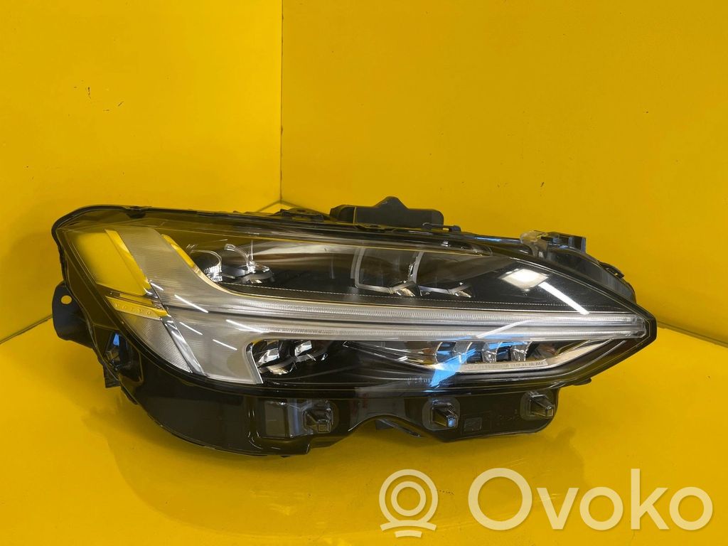 Volvo S90, V90 Lampa przednia 