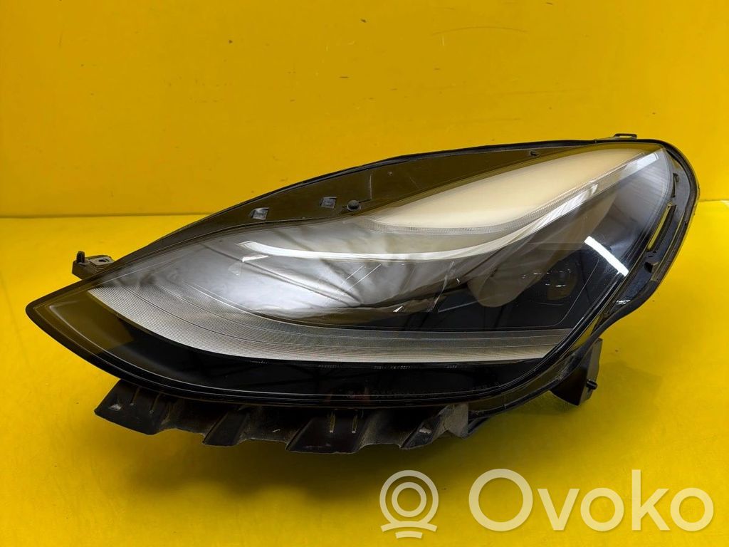 Tesla Model 3 Scheinwerfer 