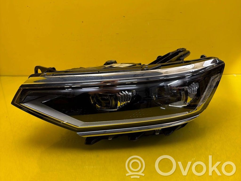 Volkswagen PASSAT B8 Lampa przednia 
