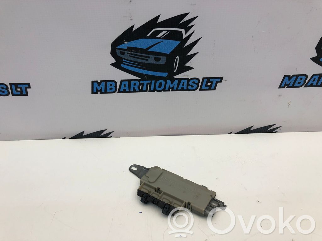 Mercedes-Benz E W211 Radion antenni 