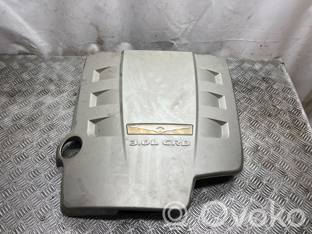 Chrysler 300 - 300C Engine cover (trim) 