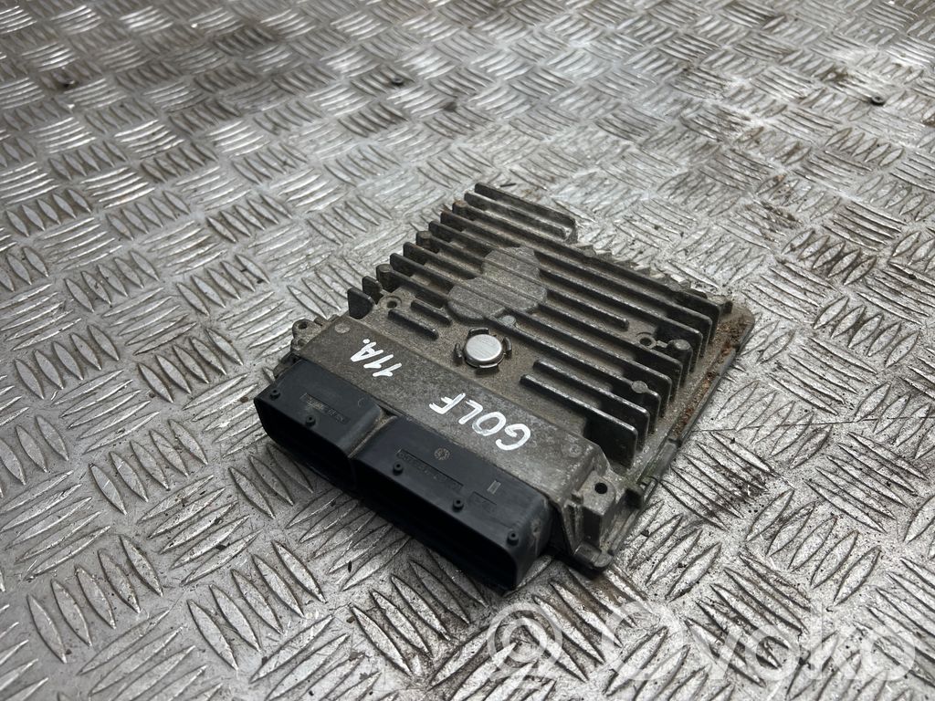 Volkswagen Golf VI Engine control unit/module 