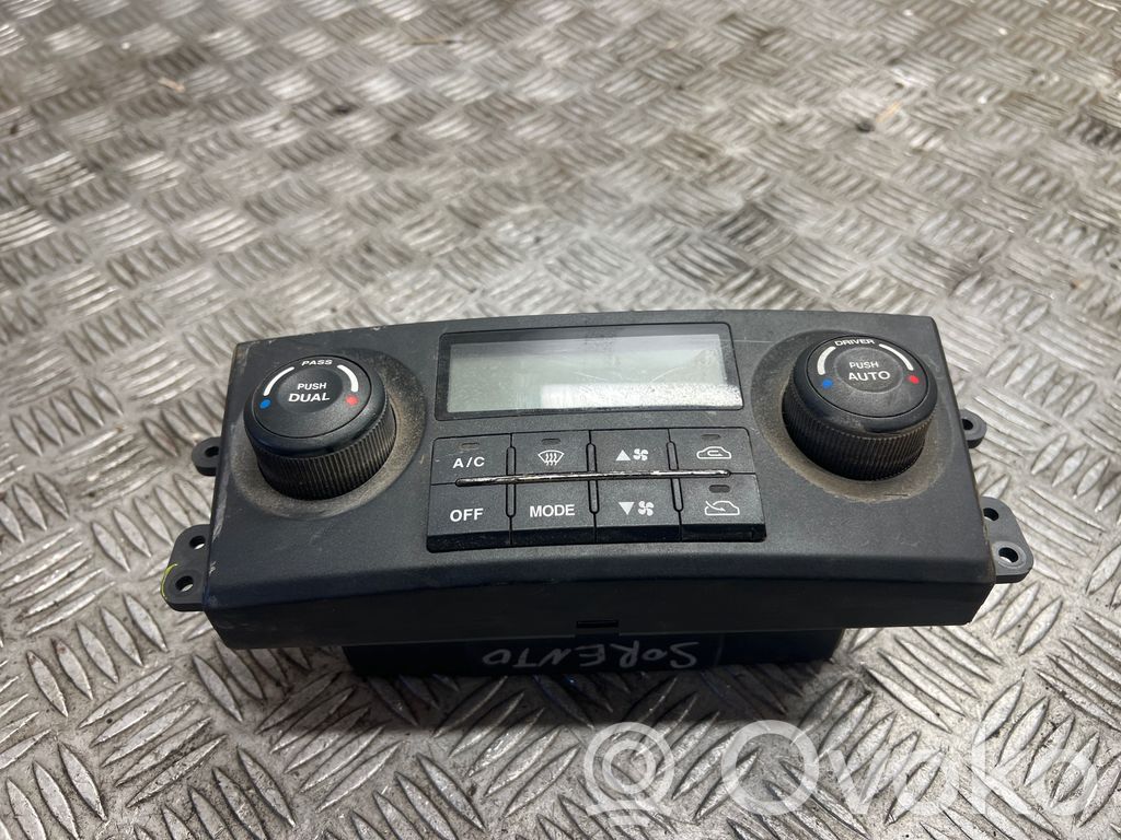 KIA Sorento Climate control unit 